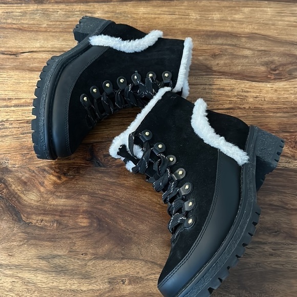 Tory Burch Cooper Suede and Sheep Fur Black Boot Sz8 - Picture 8 of 15